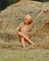 Girls in Nature - 02-0003