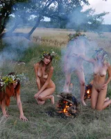 Girls in Nature - 09-0015