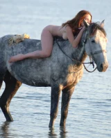 Girls in Nature - 25-0084