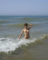 Hegre Art - 28-CapriceNudeBeach_2011-09-24_081xxxxxl