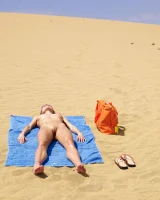 Hegre Art - 07-yanna-on-the-beach-yannaonthebeach_060308_007xxxl