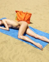 Hegre Art - 17-yanna-on-the-beach-yannaonthebeach_060308_017xxxl