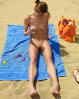 Hegre Art - 23-yanna-on-the-beach-yannaonthebeach_060308_023xxxl