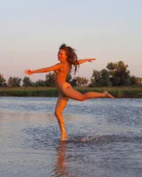 Outdoor Girls in Nature - 45-0045-katy-deep-blue